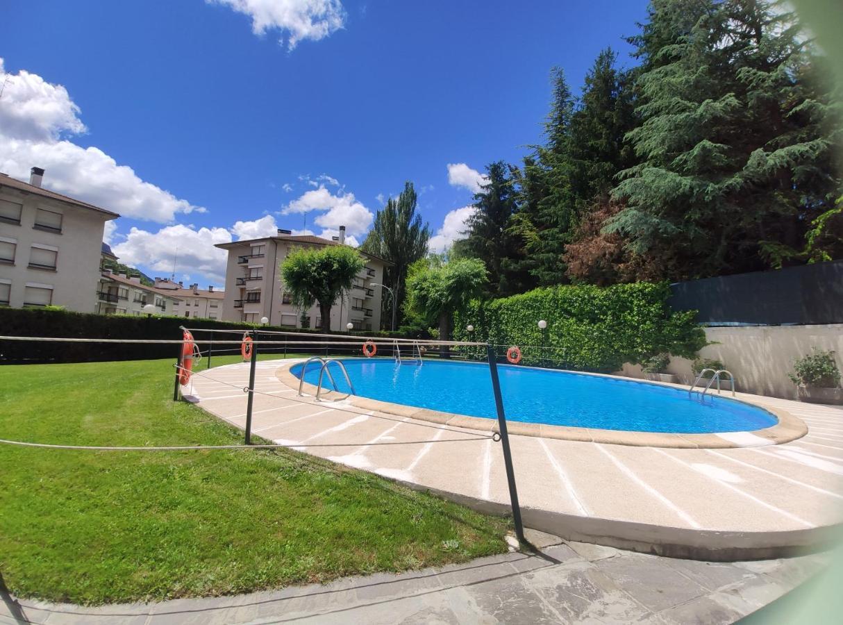 Apartamento Alba Jaca Exteriér fotografie
